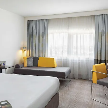 Отель Novotel World Forum 4*